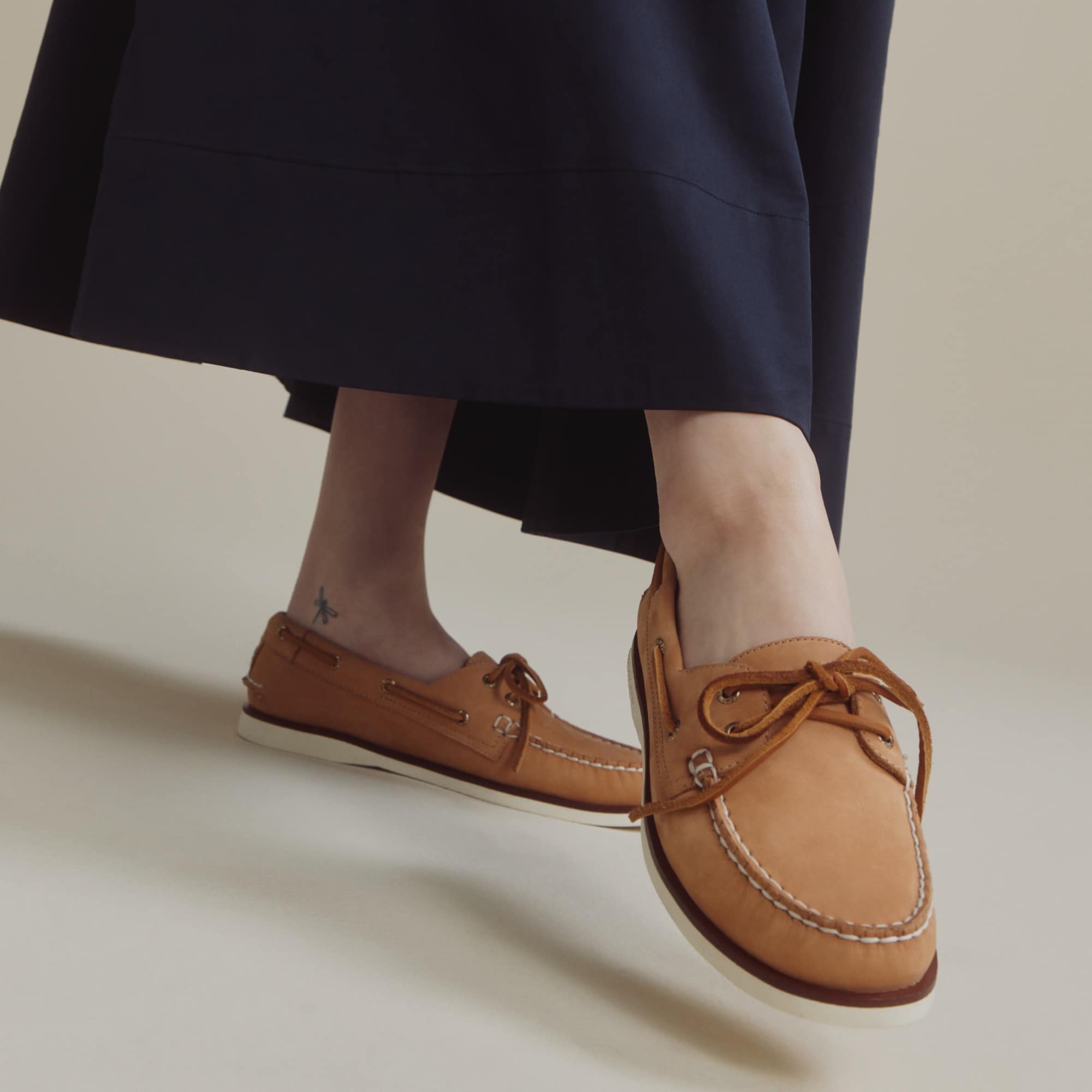 Gold Authentic Original™ 2-Eye Lite Boat Shoe Tan Women's Women | Sperry Boat Shoes