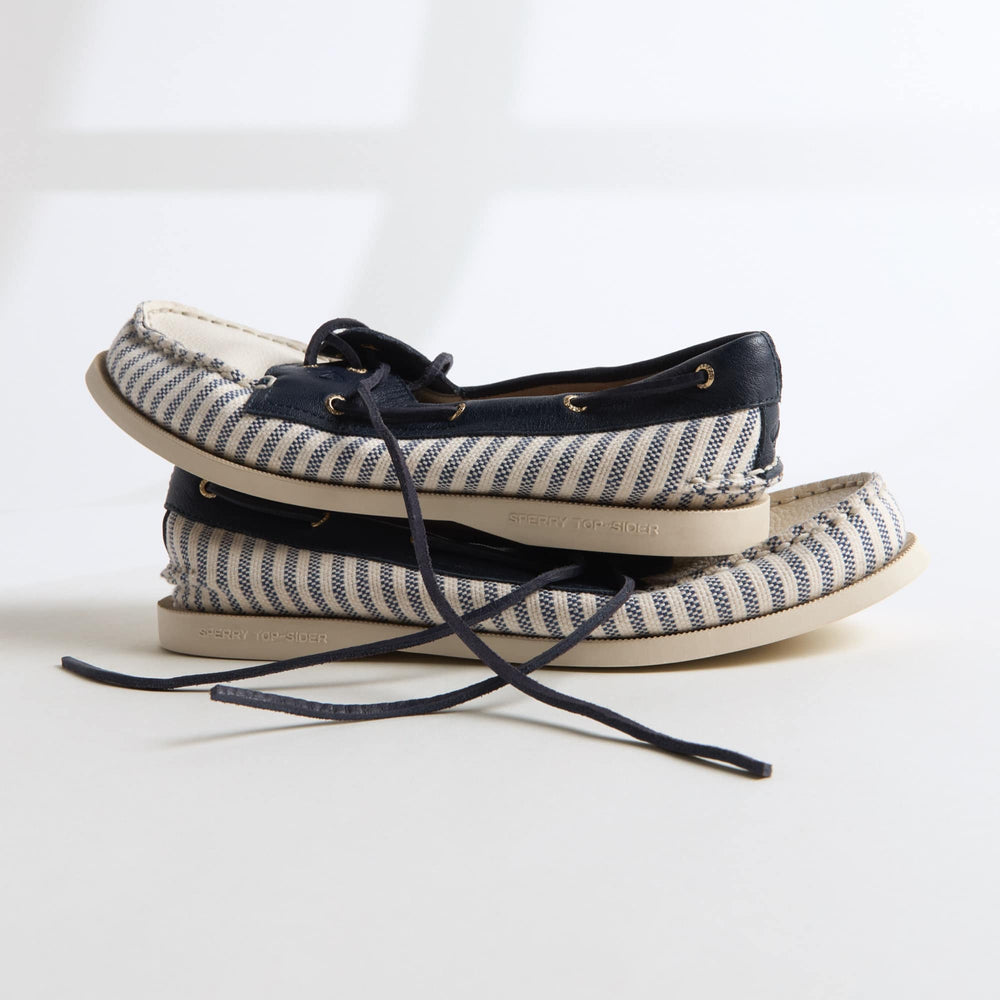 Authentic Original™ 2 Eye Boat Shoe White/Navy Women's Women | Sperry Boat Shoes